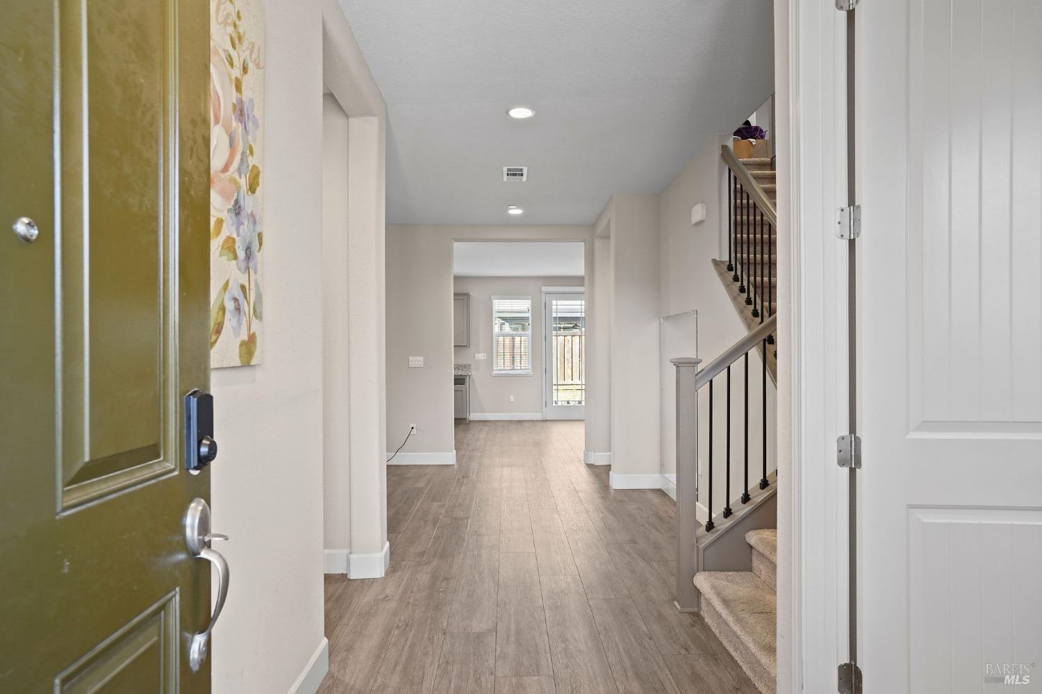 724 Razorbill Street