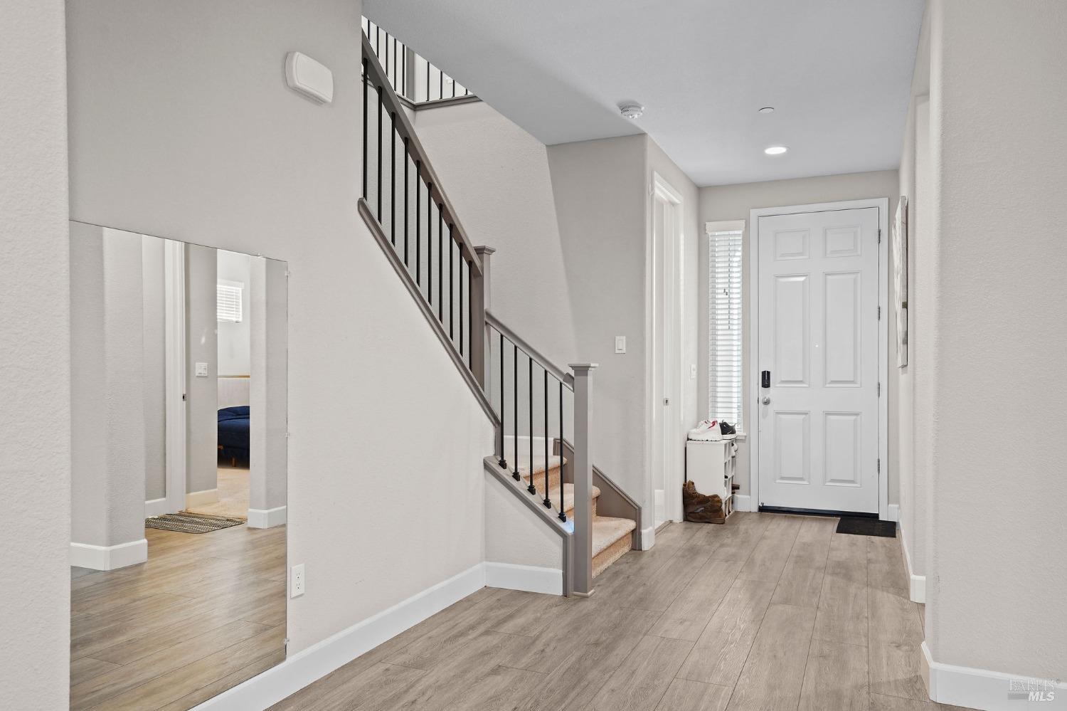 724 Razorbill Street