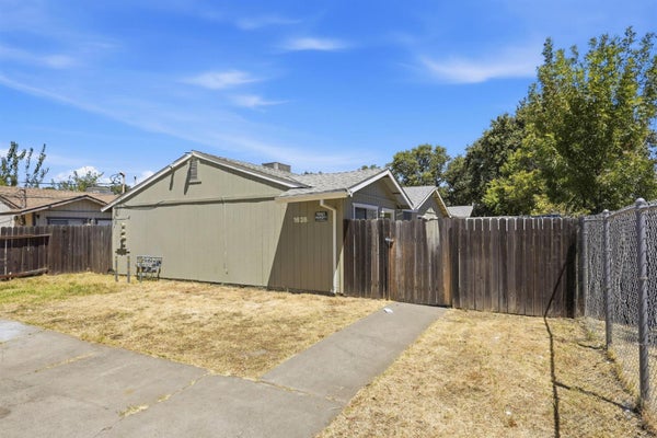1628 CITRUS ST, WEST SACRAMENTO, CA 95605 - Image c67c567f48e4b976eae2b72f2cb179ce/4067480034