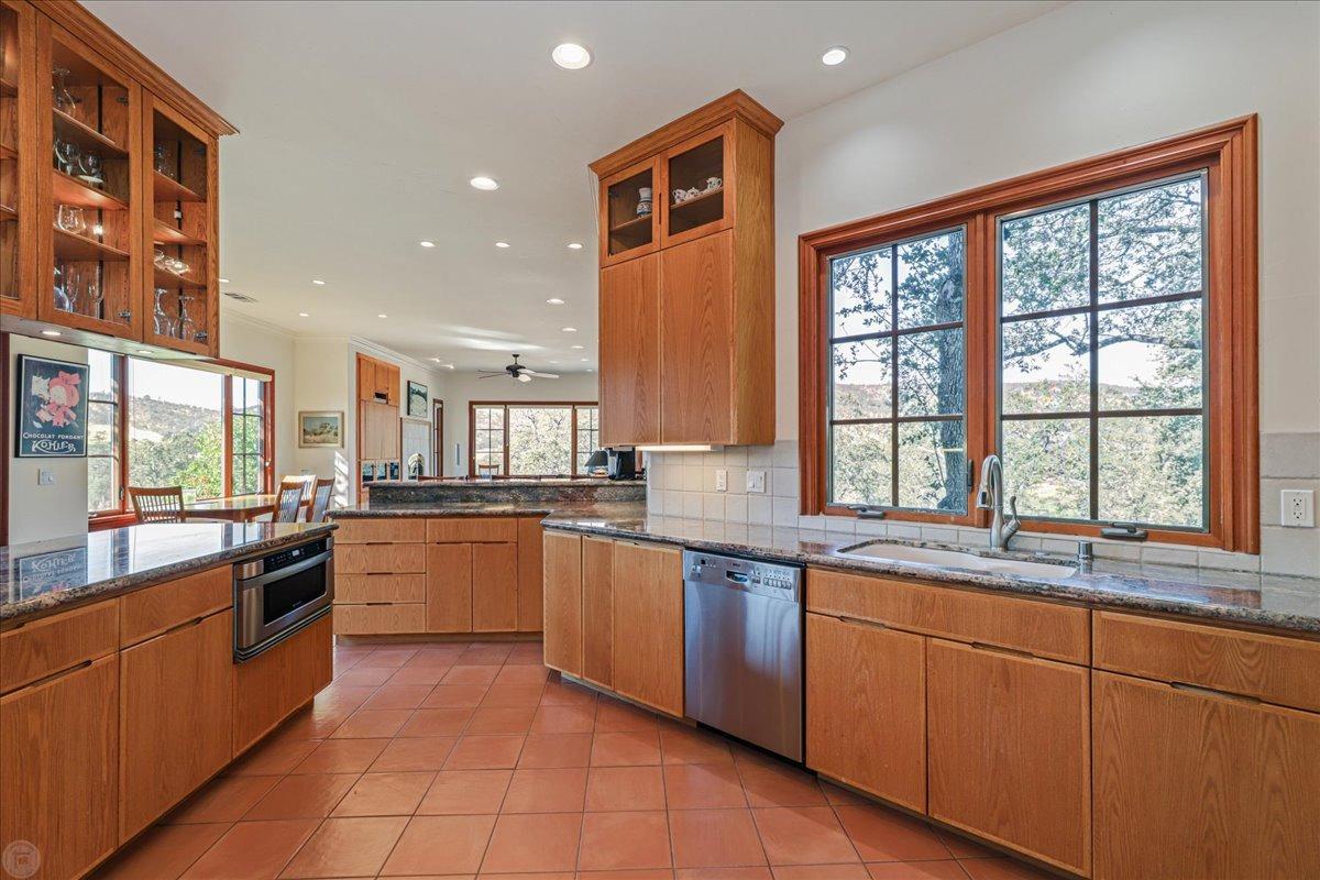 20 Mosswood Ct, Copperopolis, CA, 95228, USA, 3 Bedrooms Bedrooms, ,5 BathroomsBathrooms,Residential,Active,20 Mosswood Ct,225147171