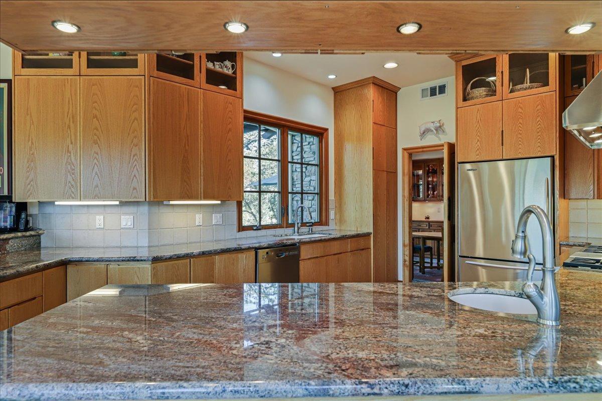 20 Mosswood Ct, Copperopolis, CA, 95228, USA, 3 Bedrooms Bedrooms, ,5 BathroomsBathrooms,Residential,Active,20 Mosswood Ct,225147171