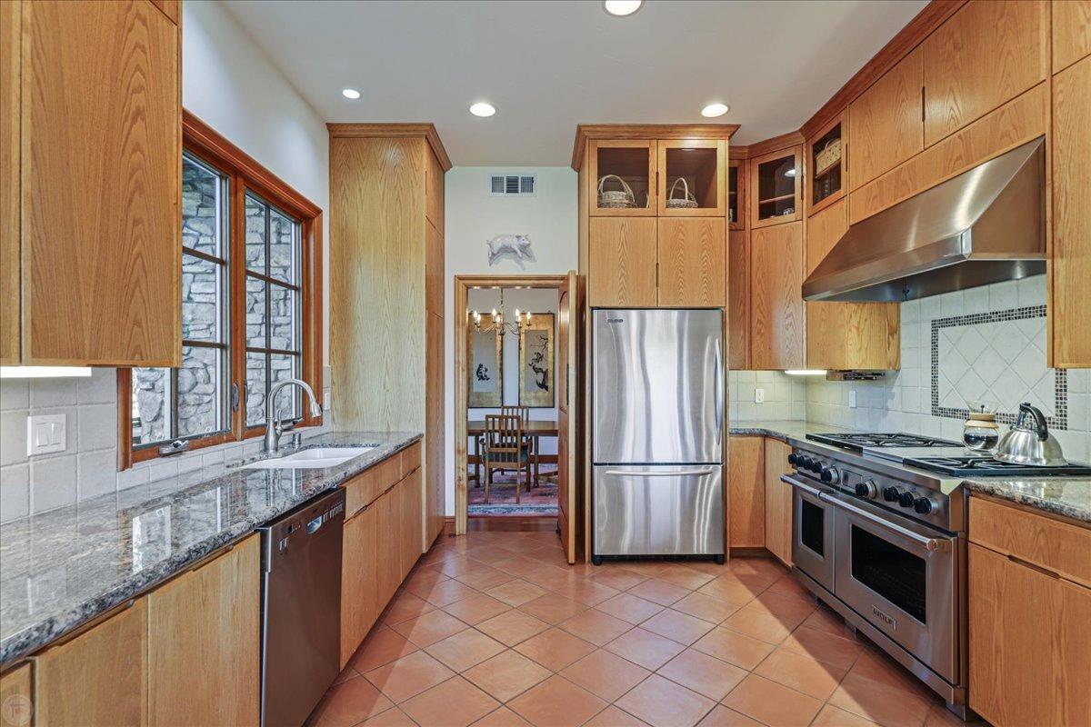 20 Mosswood Ct, Copperopolis, CA, 95228, USA, 3 Bedrooms Bedrooms, ,5 BathroomsBathrooms,Residential,Active,20 Mosswood Ct,225147171