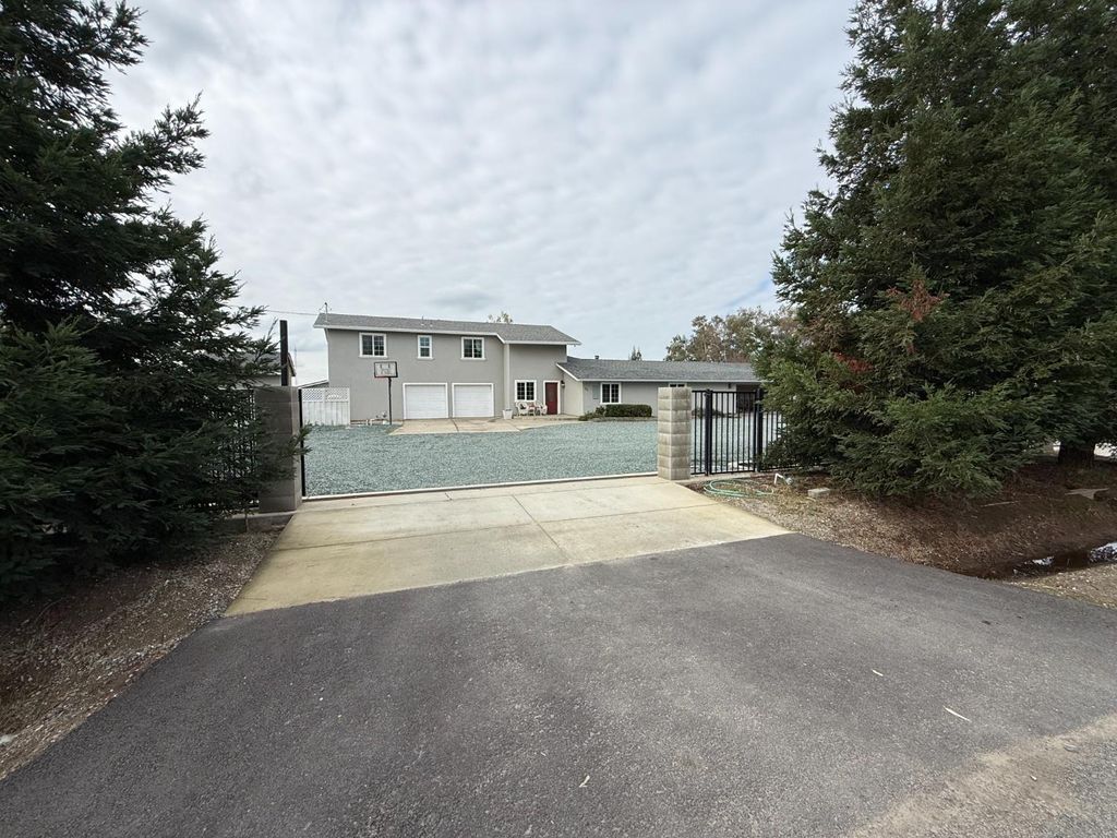 Photo of 53 S Reid Avenue, Linden, CA 95236 (MLS # 225146823)