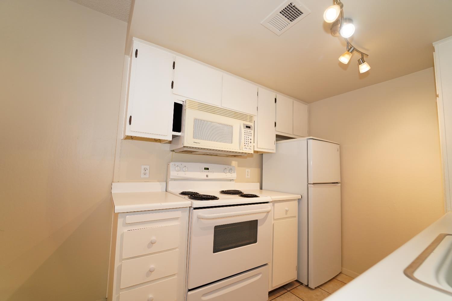 975 Fulton Avenue 487