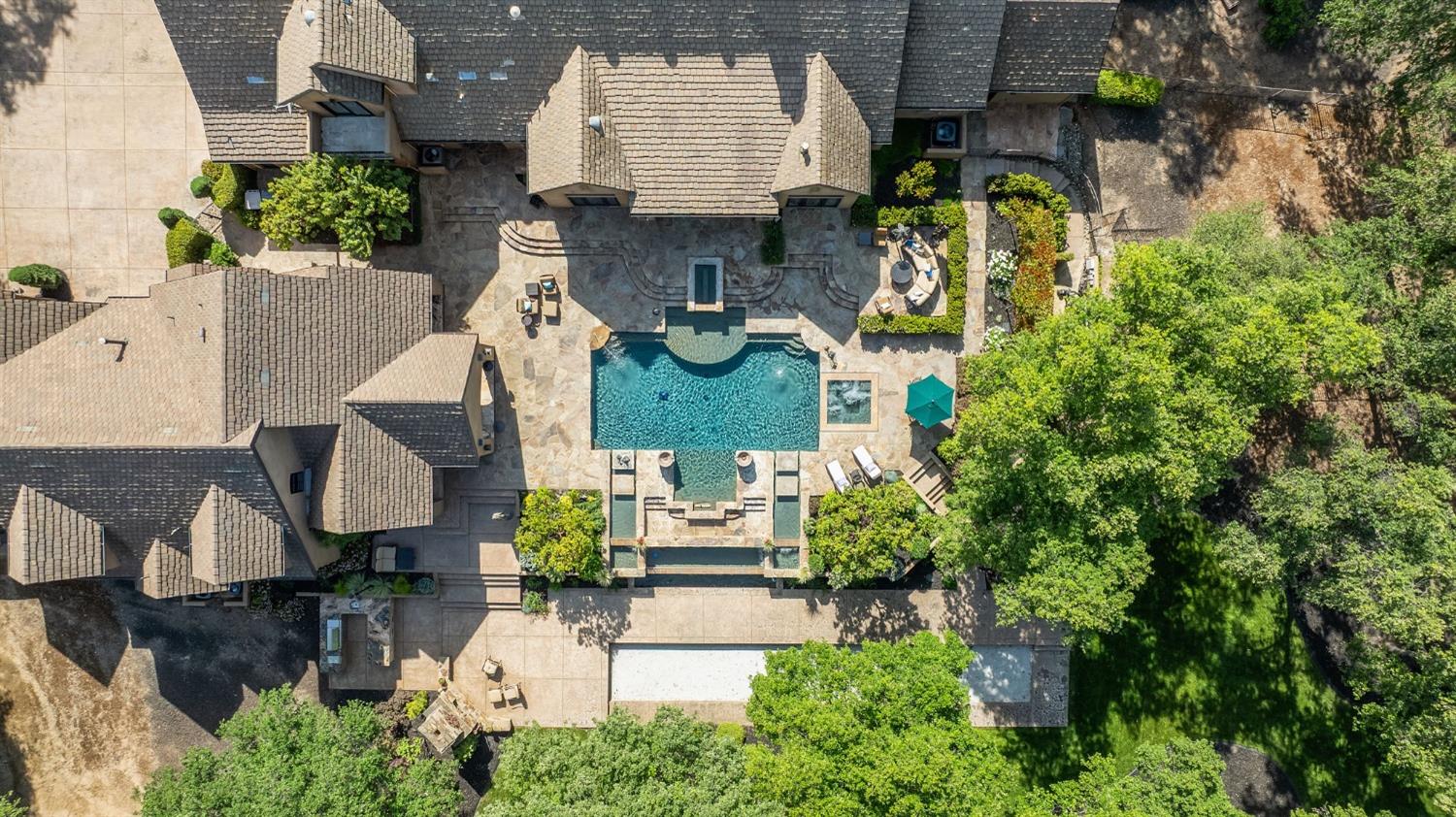 6120 Terracina Court