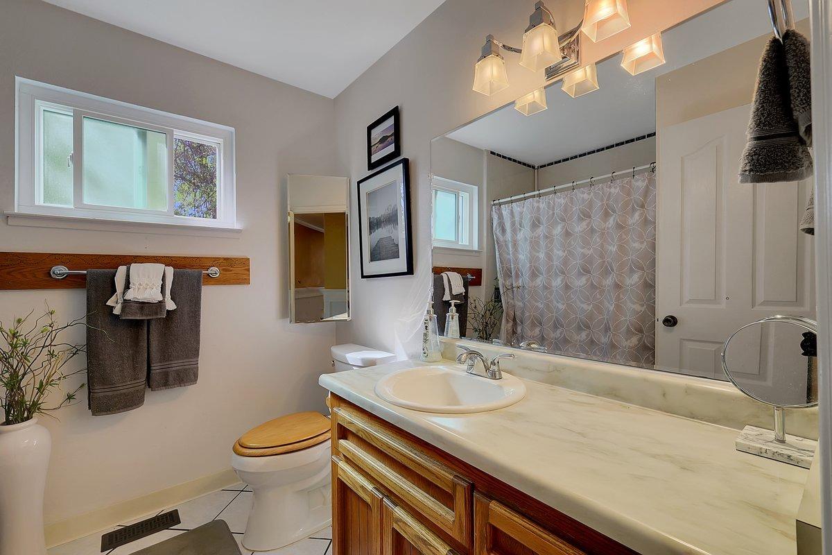 Browns Valley, California 95918, United States, 3 Bedrooms Bedrooms, ,2 BathroomsBathrooms,Residential,Active,98056