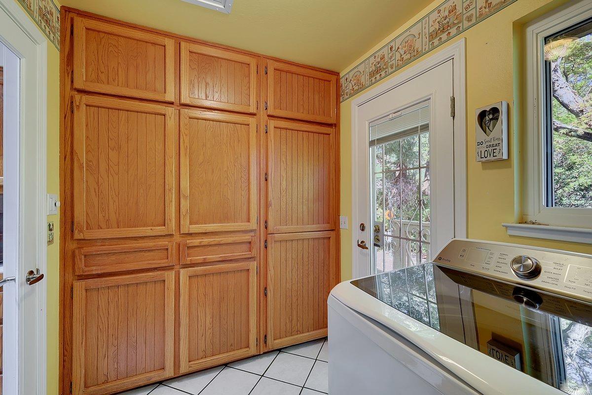 Browns Valley, California 95918, United States, 3 Bedrooms Bedrooms, ,2 BathroomsBathrooms,Residential,Active,98056