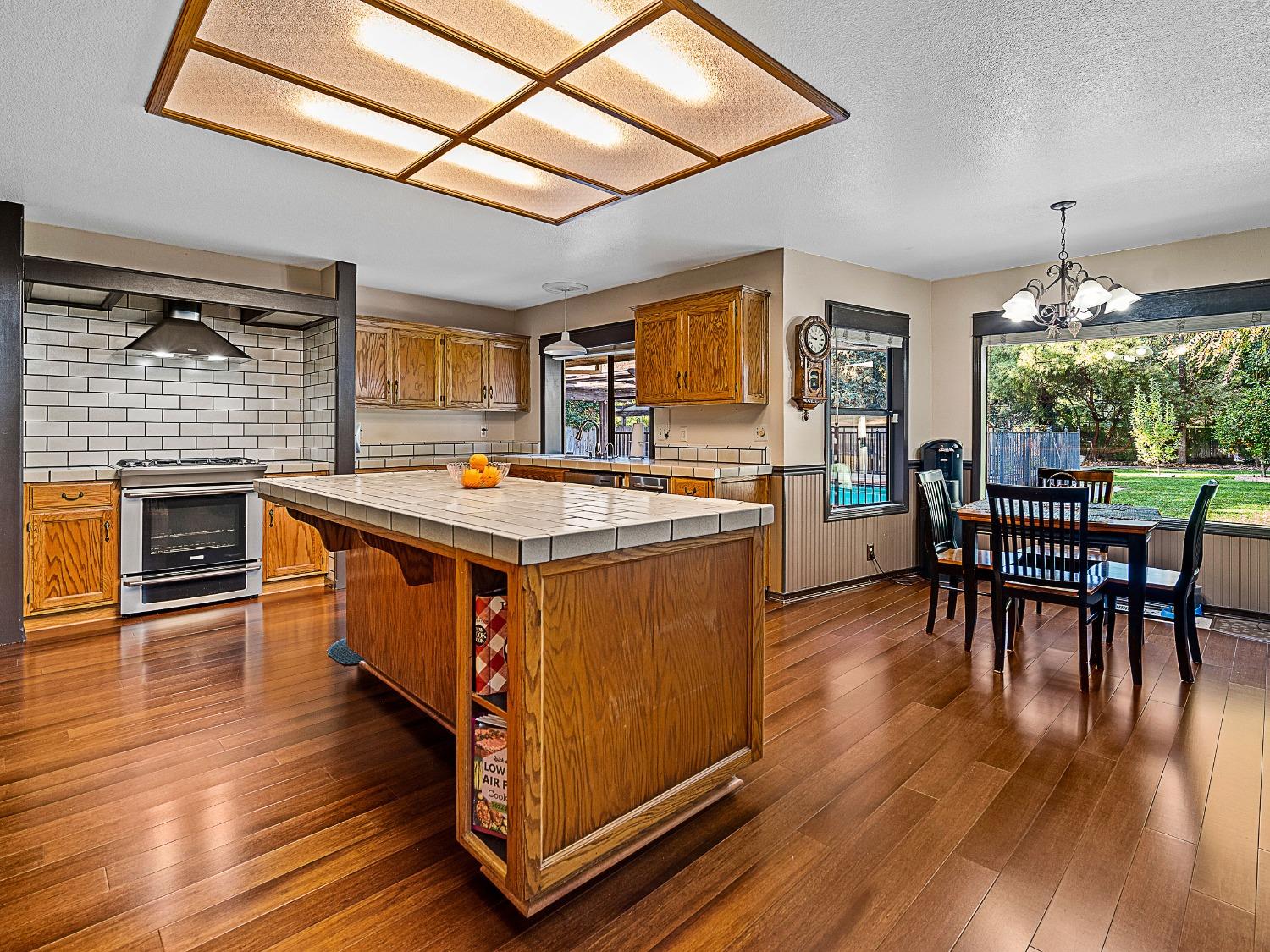 Stockton, California 95212, United States, 5 Bedrooms Bedrooms, ,3 BathroomsBathrooms,Residential,Active,28352