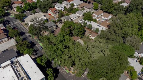 2017 10th Street Sacramento CA 95818