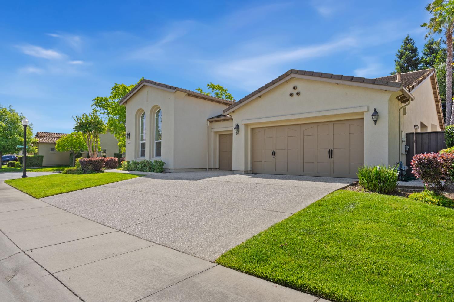 2832 Rockaway Lane
