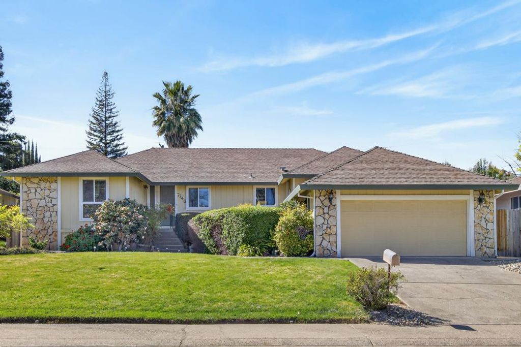 Photo of 7748 Juan Way, Fair Oaks, CA 95628 (MLS # 226029315)