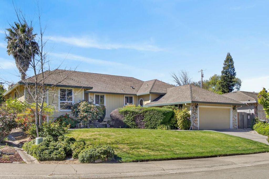 Photo of 7748 Juan Way, Fair Oaks, CA 95628 (MLS # 226029315)