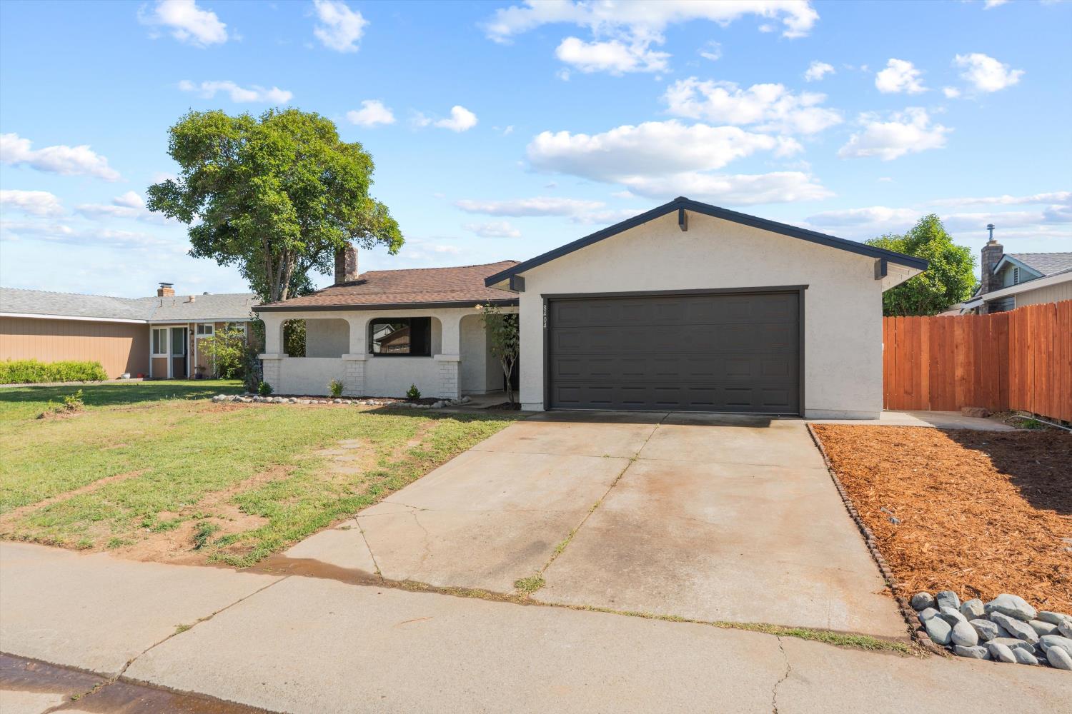8404 Sunrise Woods Way