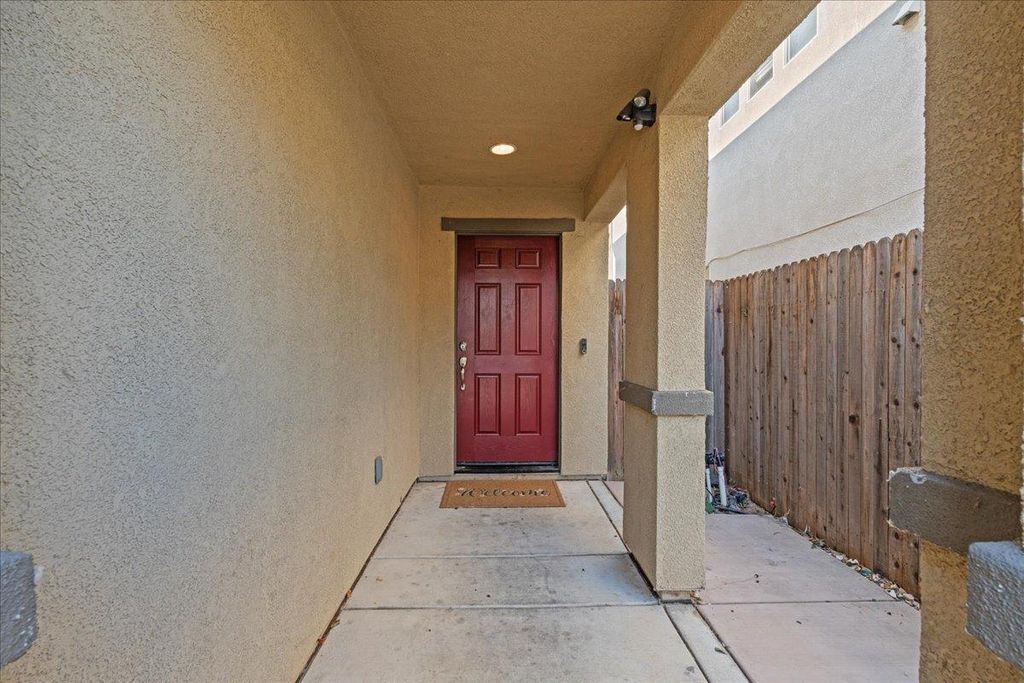 Photo of 8906 Cobble Crest Drive, Sacramento, CA 95829 (MLS # 225140132)