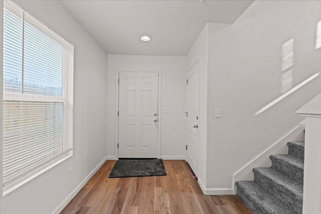 Photo of 8906 Cobble Crest Drive, Sacramento, CA 95829 (MLS # 225140132)