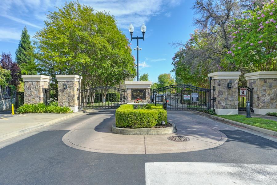 2004 Dunbar Way