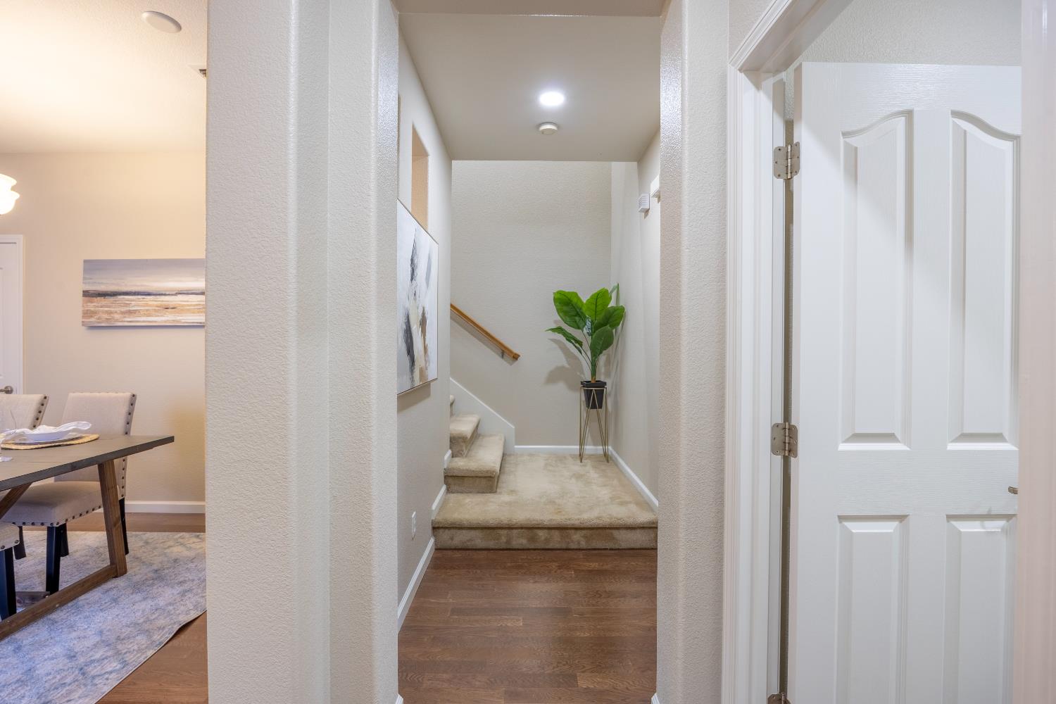 171 W Santa Cruz Way