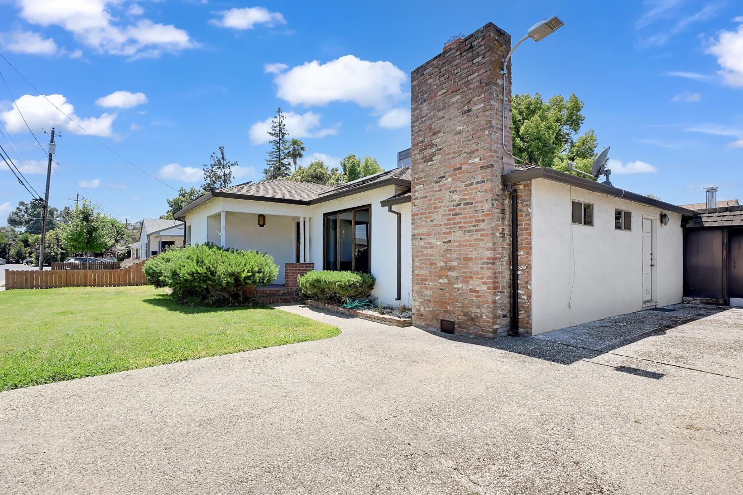 1324 Covillaud Street