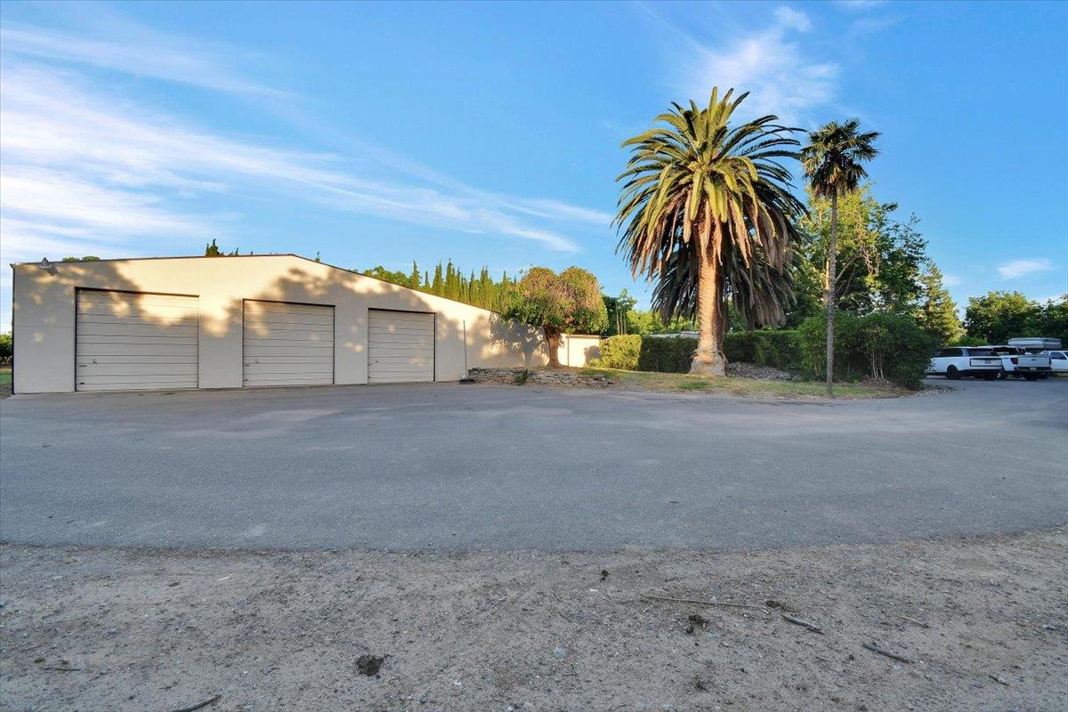 2765 Young Rd