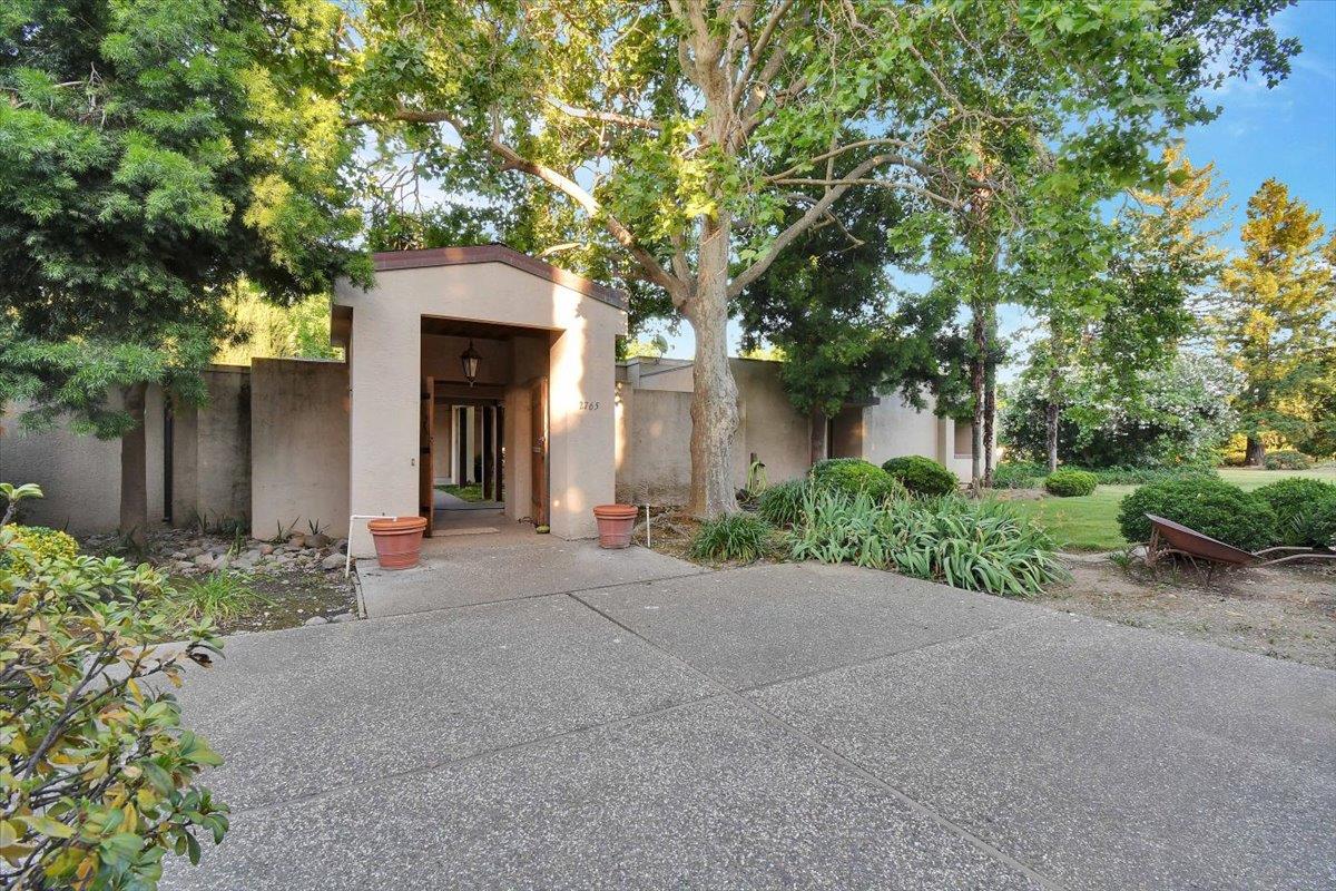 2765 Young Rd