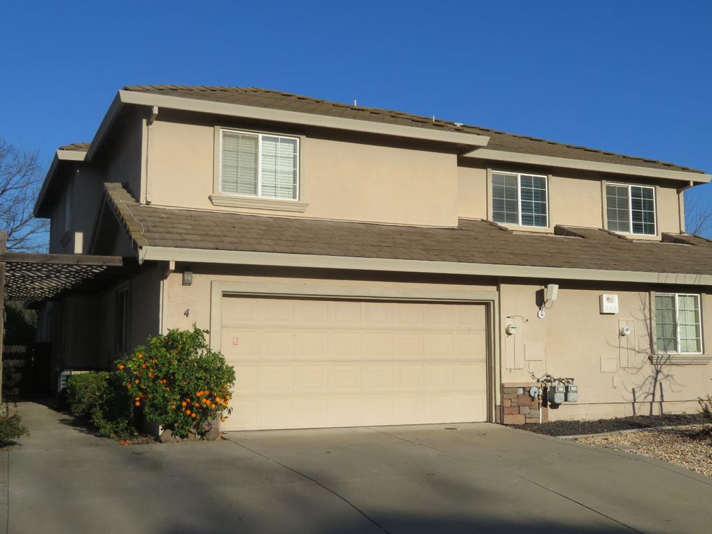 Photo of 4 Rasha Court, Sacramento, CA 95831 (MLS # 226034873)