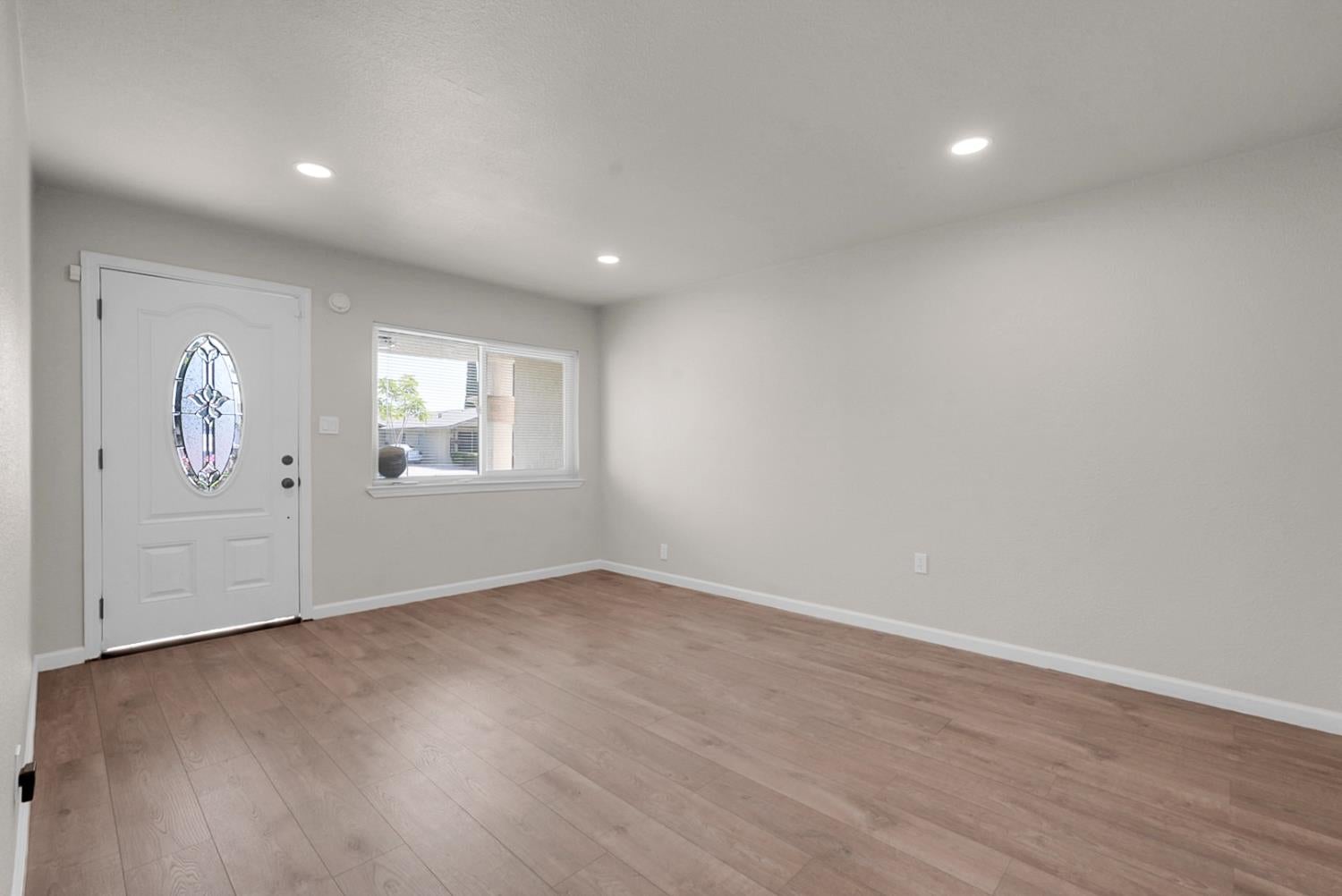 6311 8th Street - Photo 4