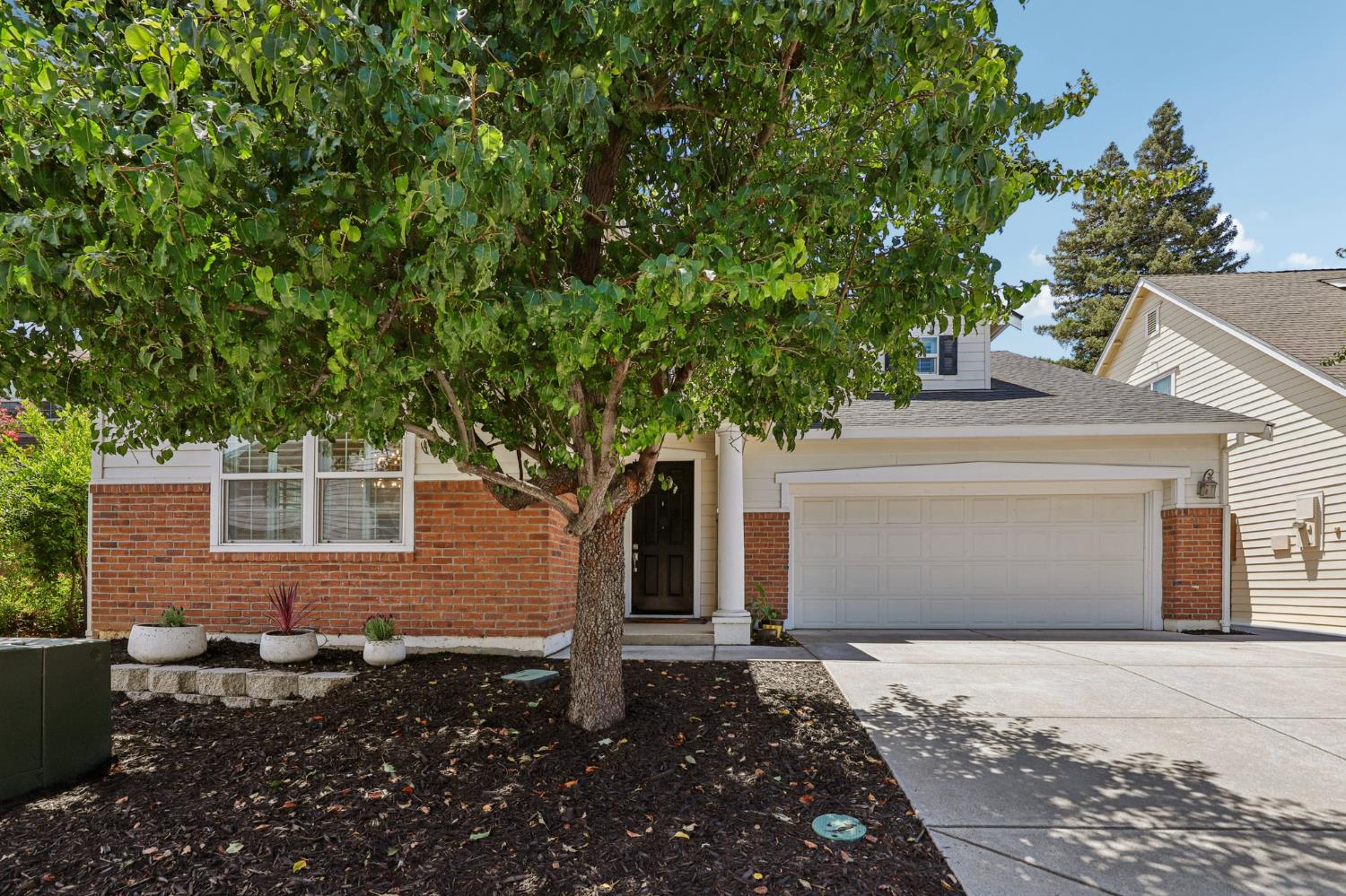 907 Baytree Place