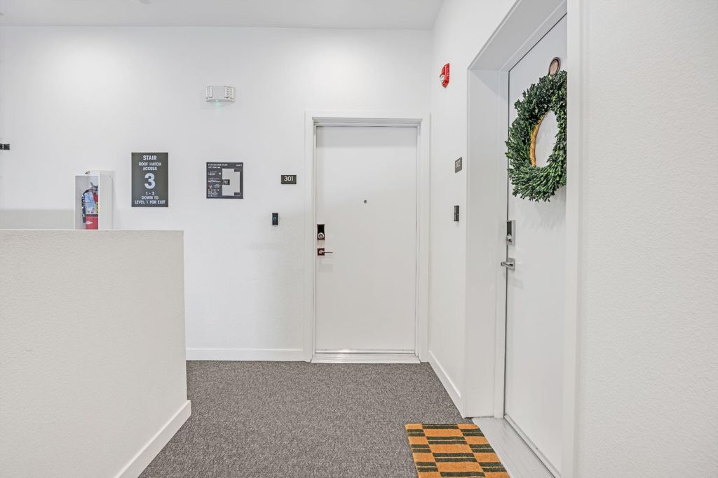 Photo of 2431 Cleat Lane #301, Sacramento, CA 95815 (MLS # 225137533)