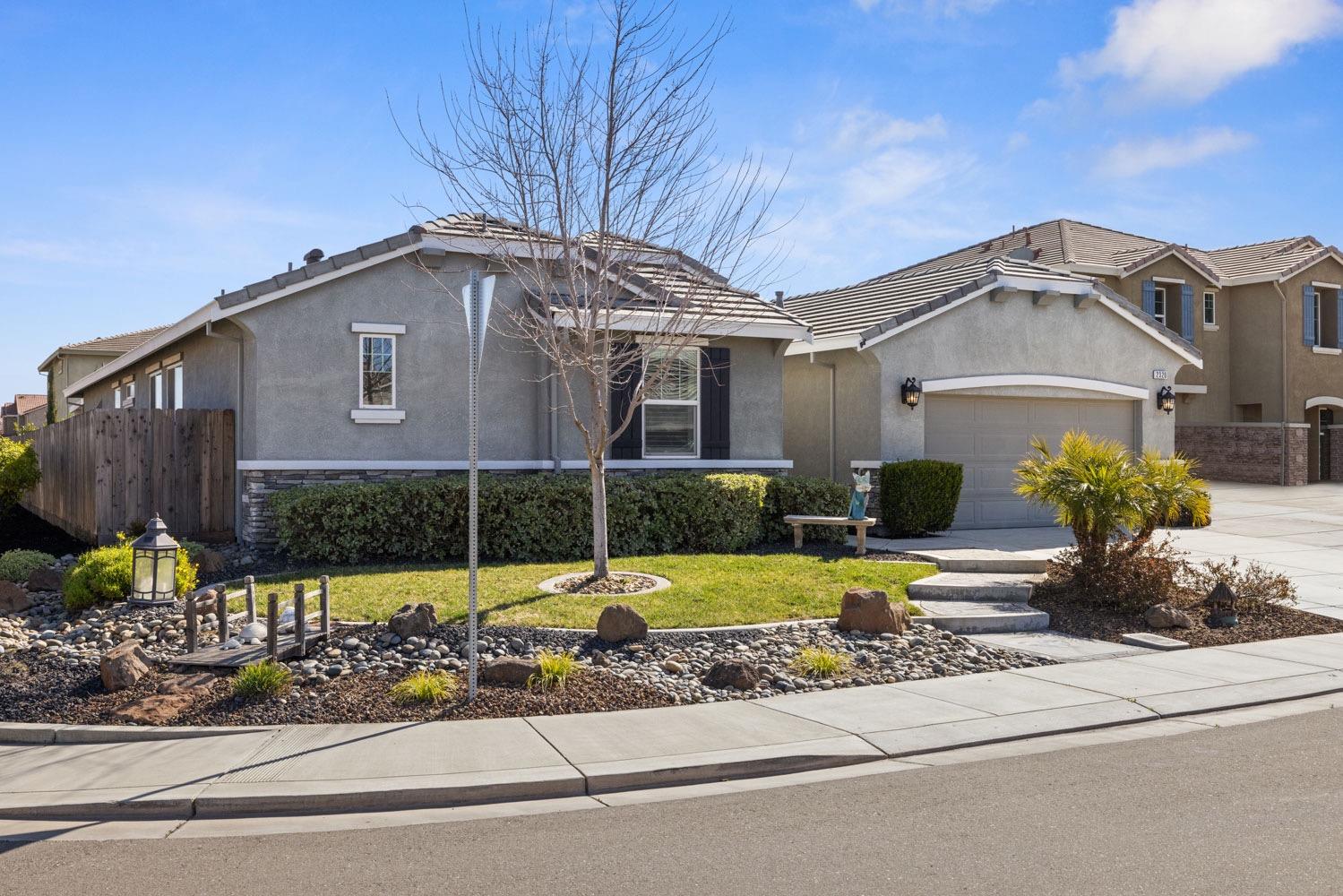 2320 Emigrant Place