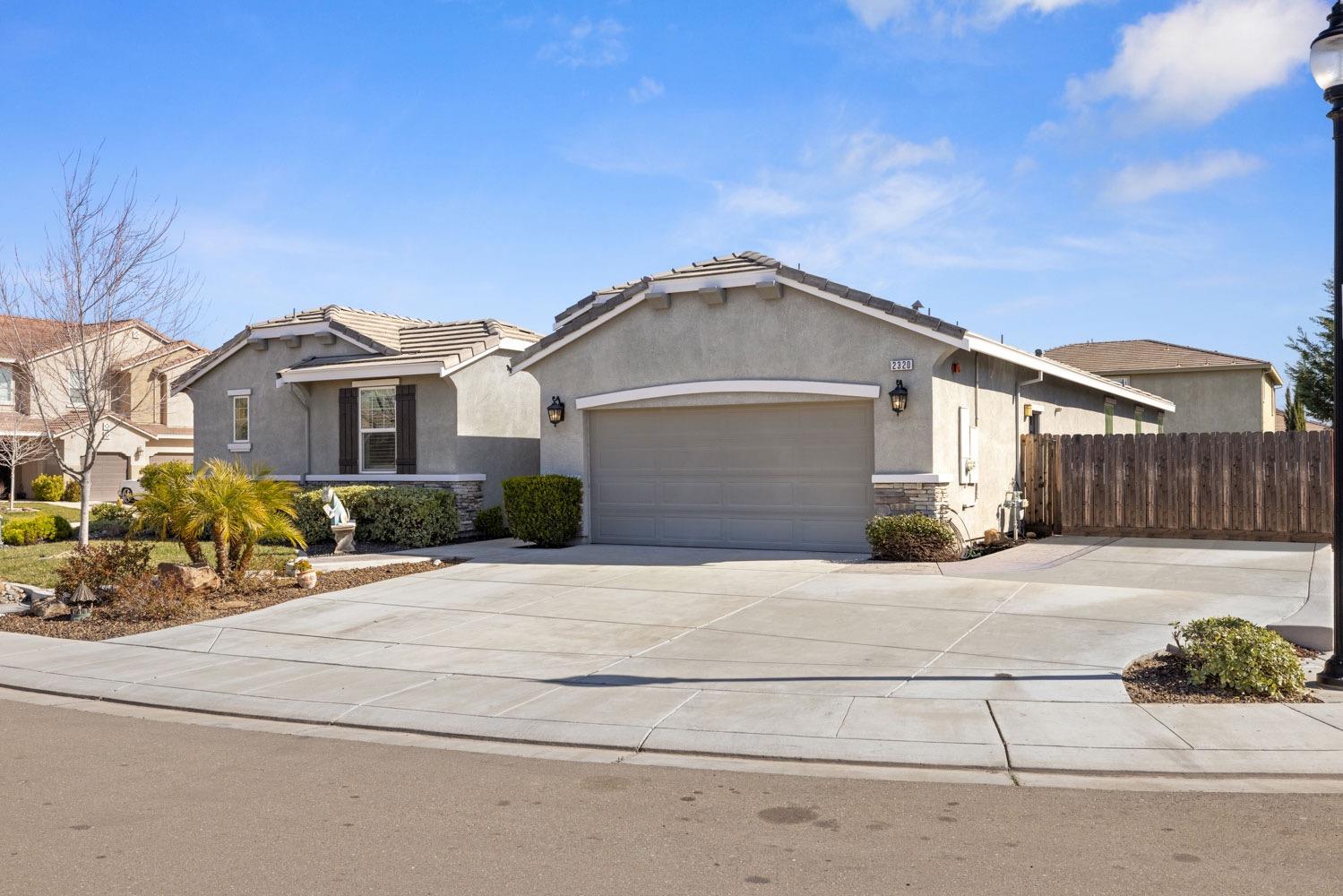2320 Emigrant Place