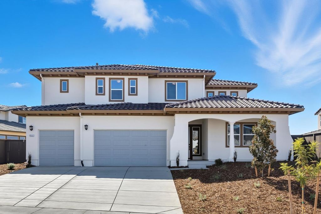 Photo of 4533 Dewey Oak Drive, Folsom, CA 95630 (MLS # 226005924)