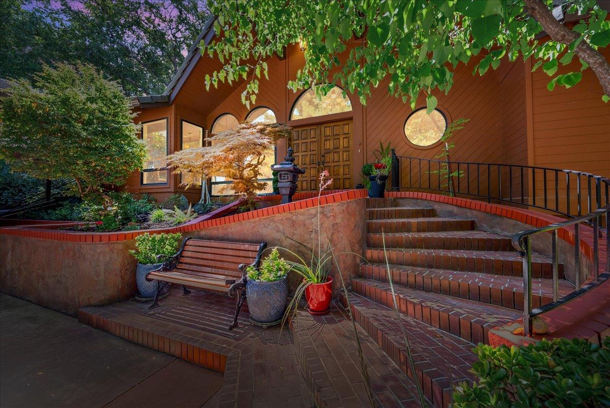 6415 Fairway Court