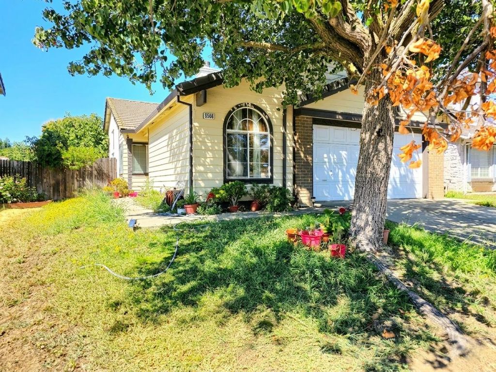 Photo of 8568 Derlin Way, Sacramento, CA 95823 (MLS # 226032741)