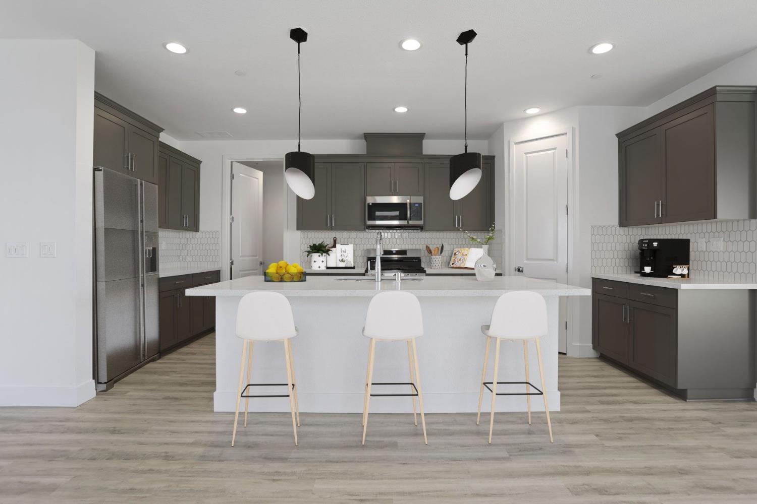 3242 Leo David Street