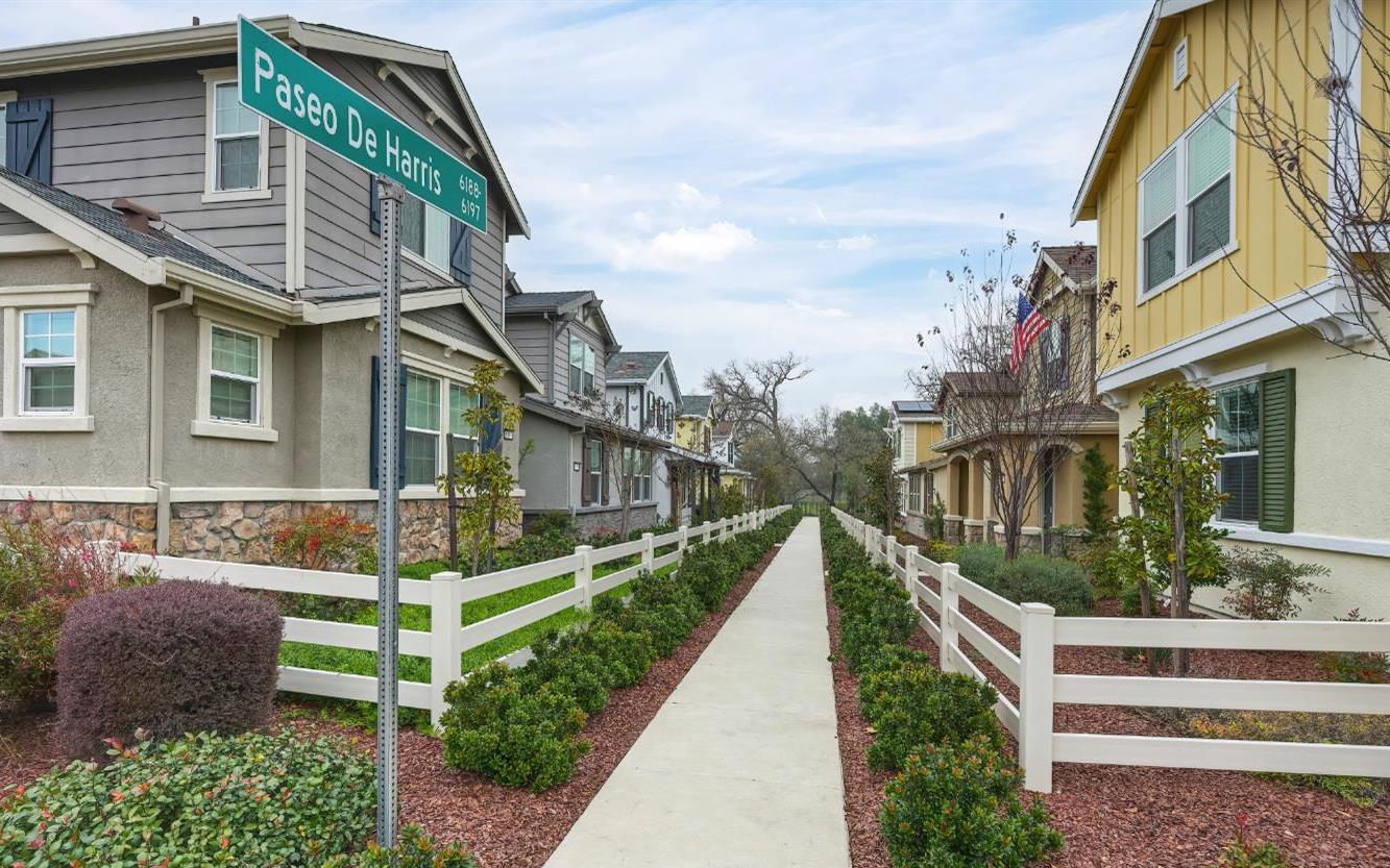 6194 Paseo De Harris