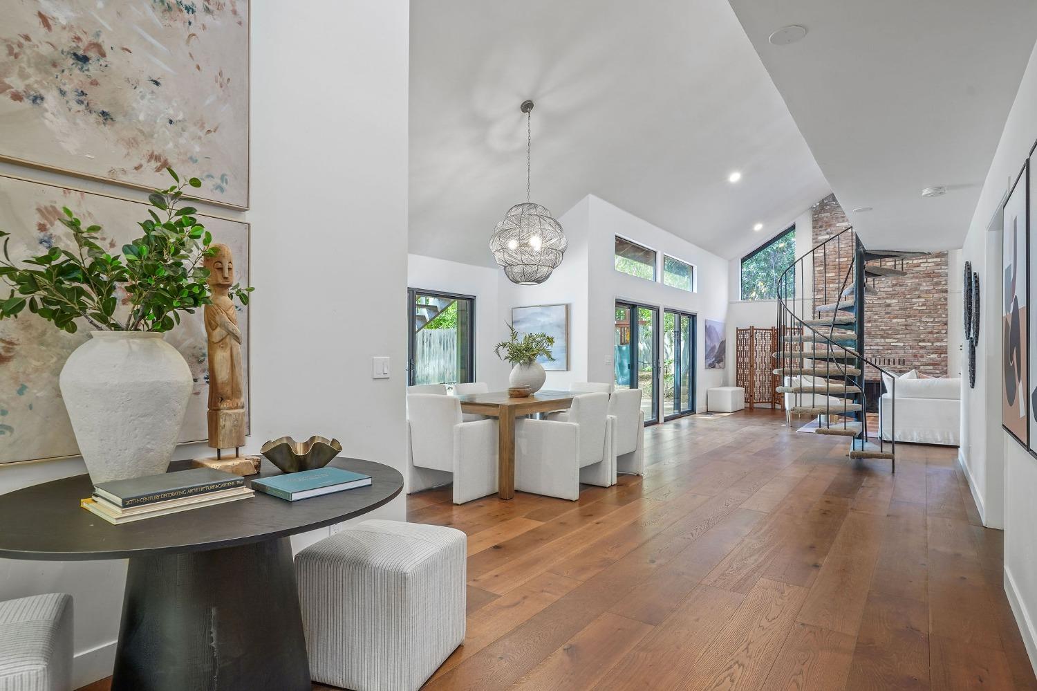5940 Sarah Court