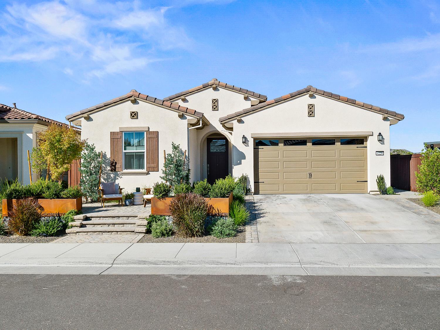 Folsom, California 95630, United States, 2 Bedrooms Bedrooms, ,2 BathroomsBathrooms,Residential,Active,212342