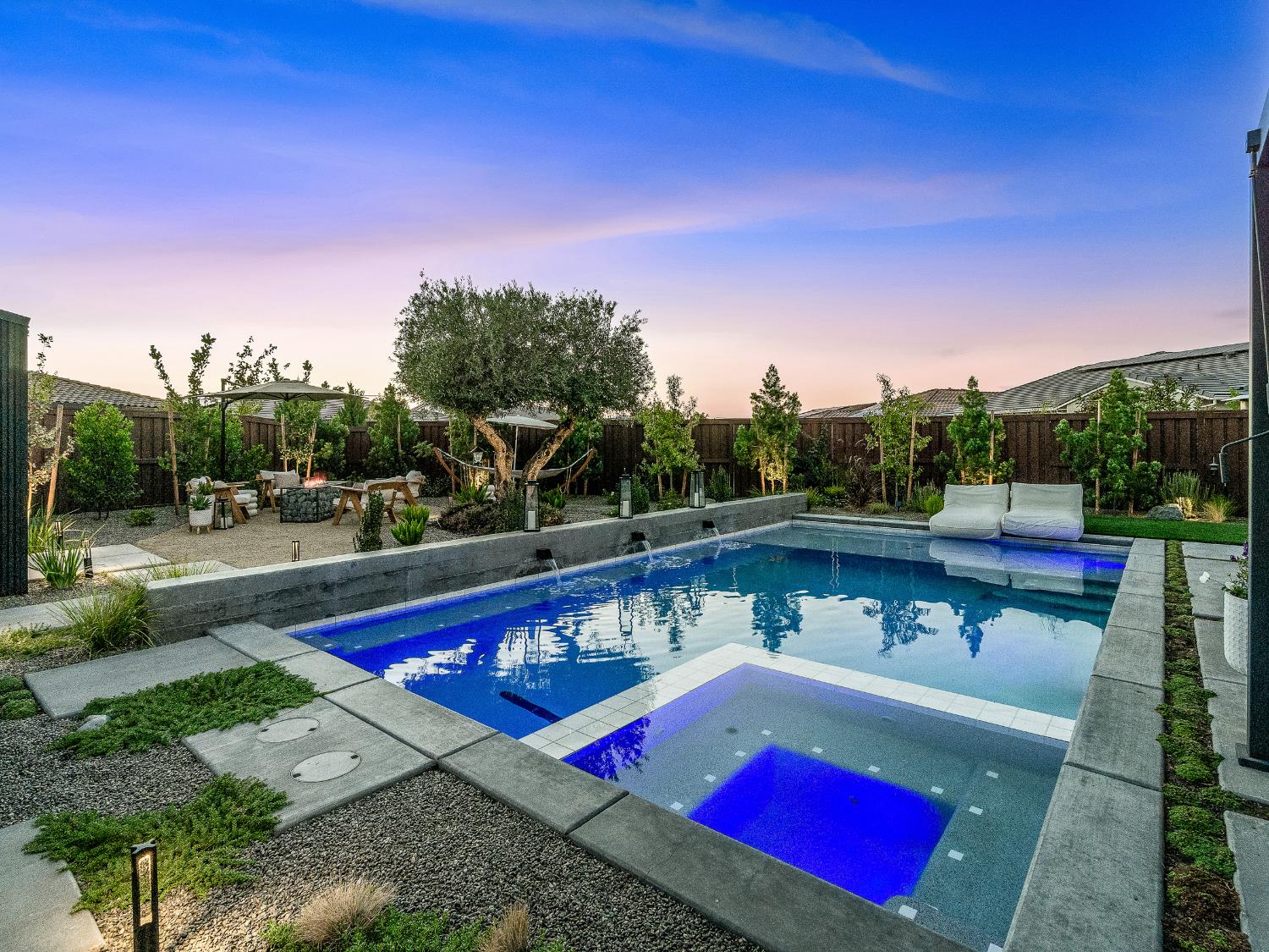 4229 Fox Hollow Street
