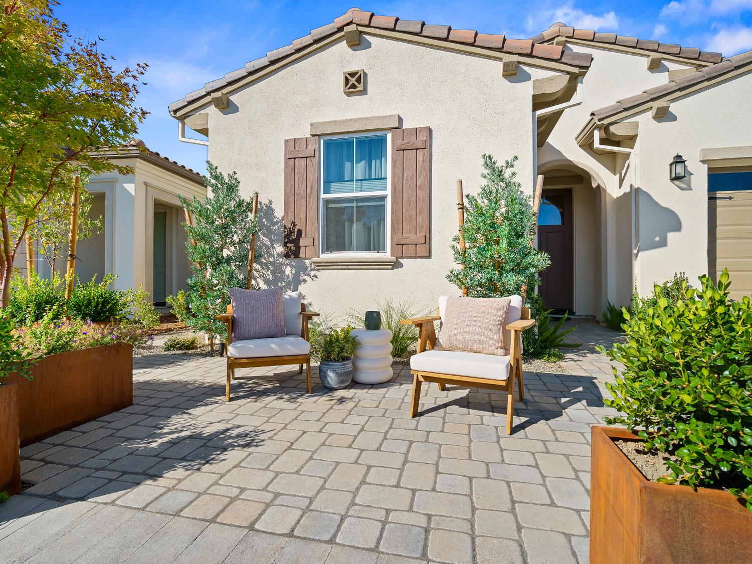 Folsom, California 95630, United States, 2 Bedrooms Bedrooms, ,2 BathroomsBathrooms,Residential,Active,212342