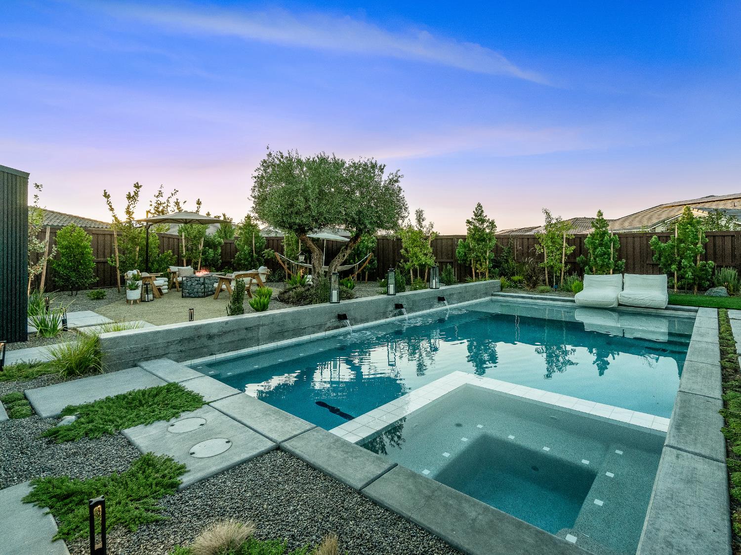 Folsom, California 95630, United States, 2 Bedrooms Bedrooms, ,2 BathroomsBathrooms,Residential,Active,212342