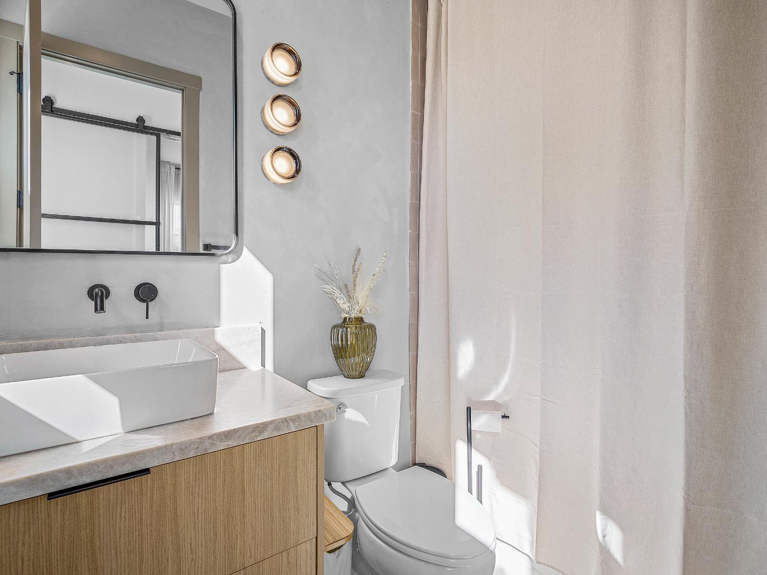 Folsom, California 95630, United States, 2 Bedrooms Bedrooms, ,2 BathroomsBathrooms,Residential,Active,212342