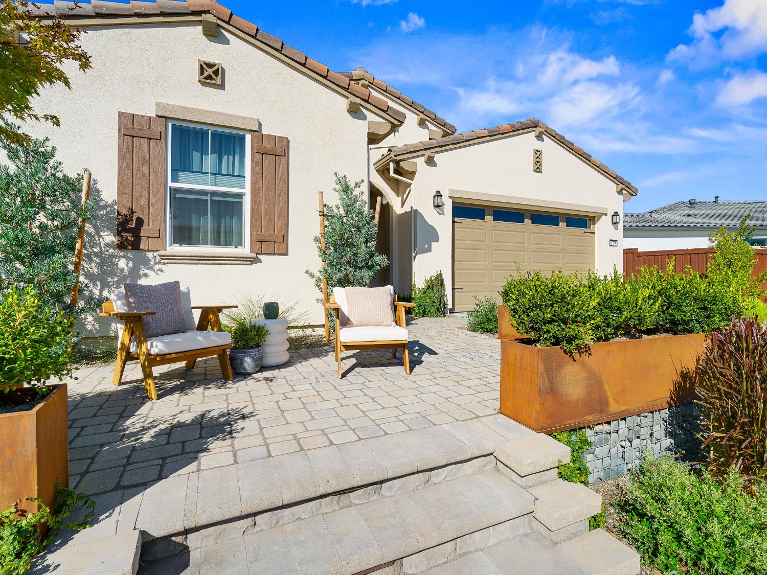 Folsom, California 95630, United States, 2 Bedrooms Bedrooms, ,2 BathroomsBathrooms,Residential,Active,212342