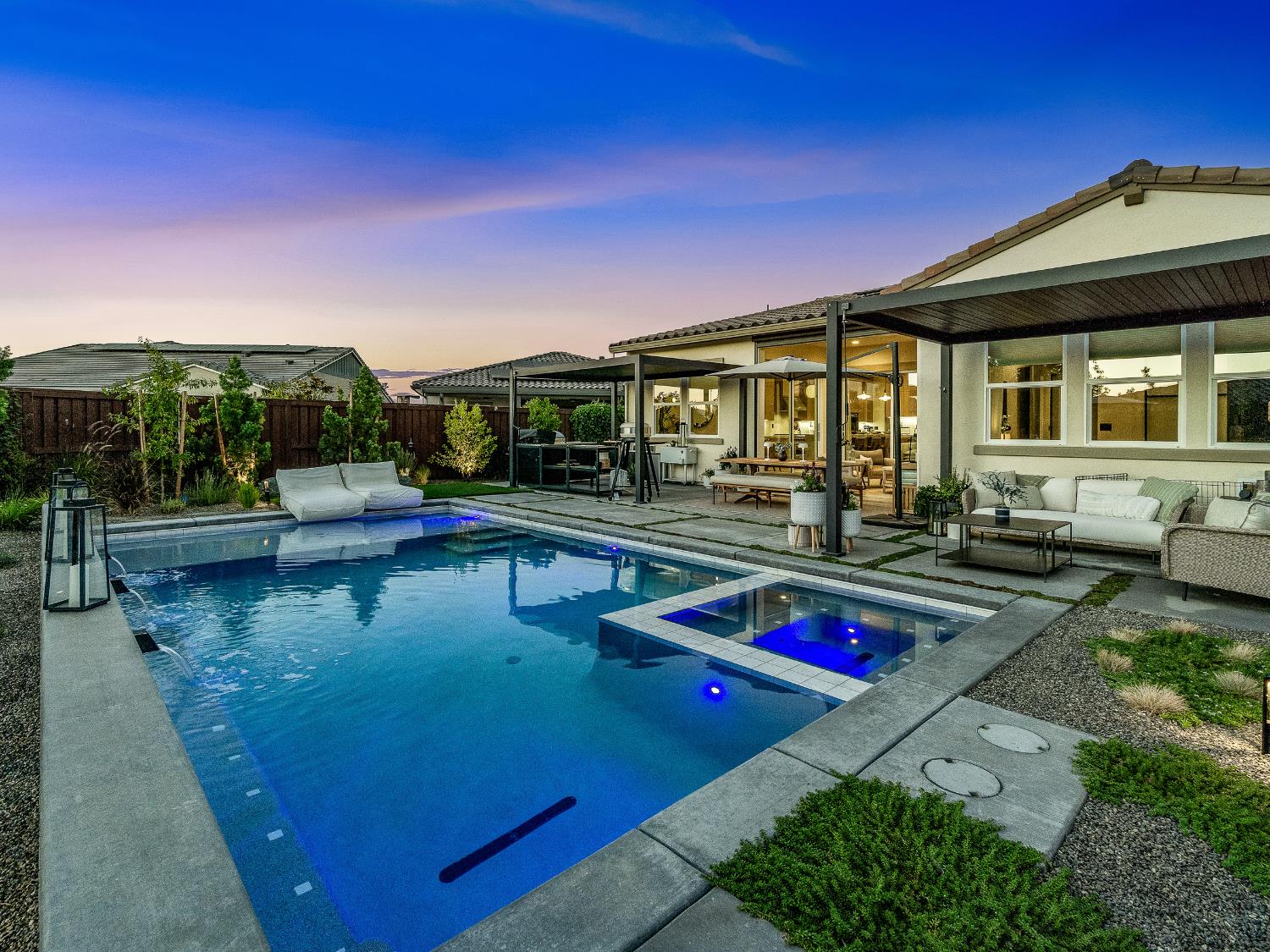 Folsom, California 95630, United States, 2 Bedrooms Bedrooms, ,2 BathroomsBathrooms,Residential,Active,212342