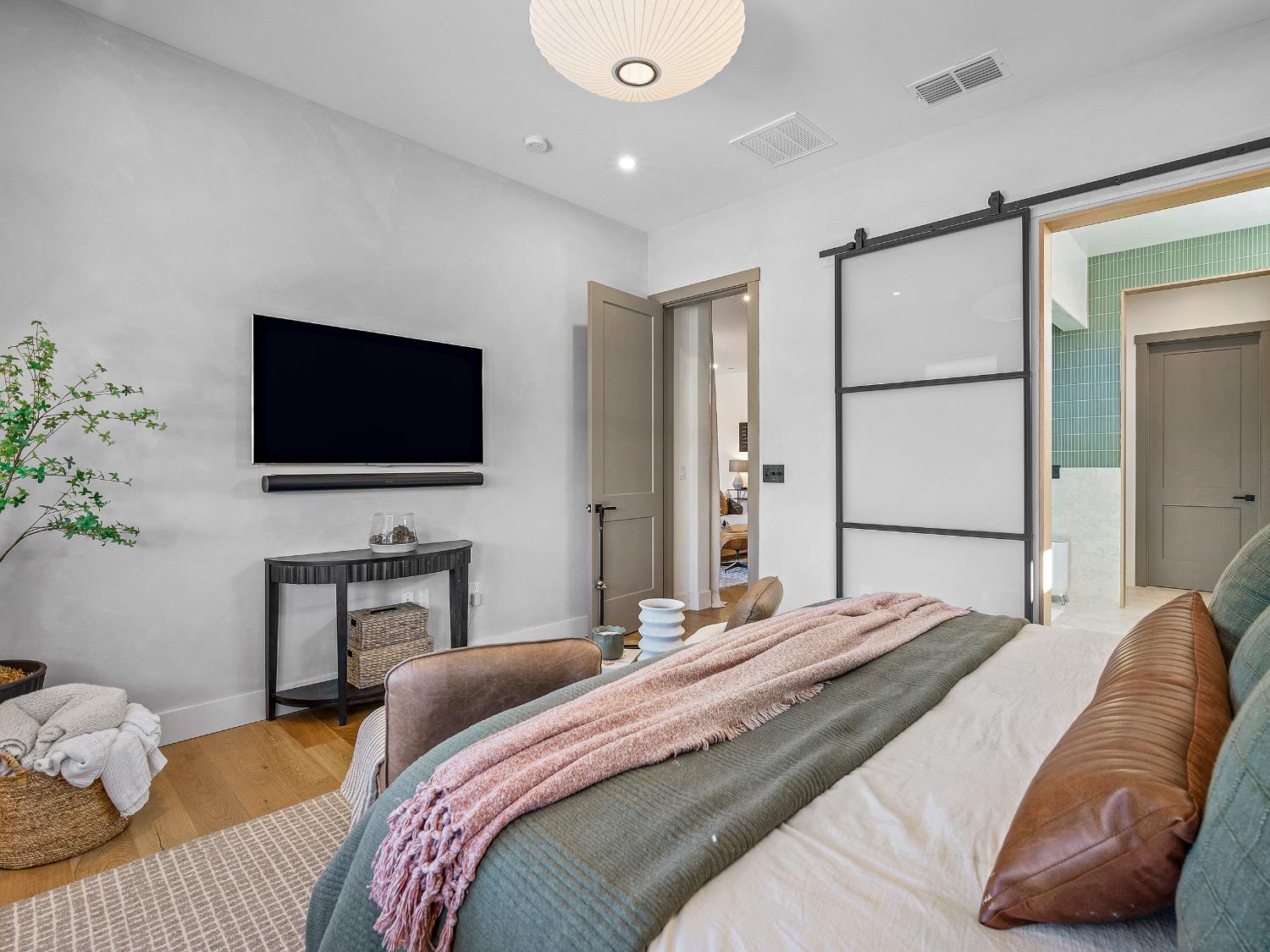 Folsom, California 95630, United States, 2 Bedrooms Bedrooms, ,2 BathroomsBathrooms,Residential,Active,212342