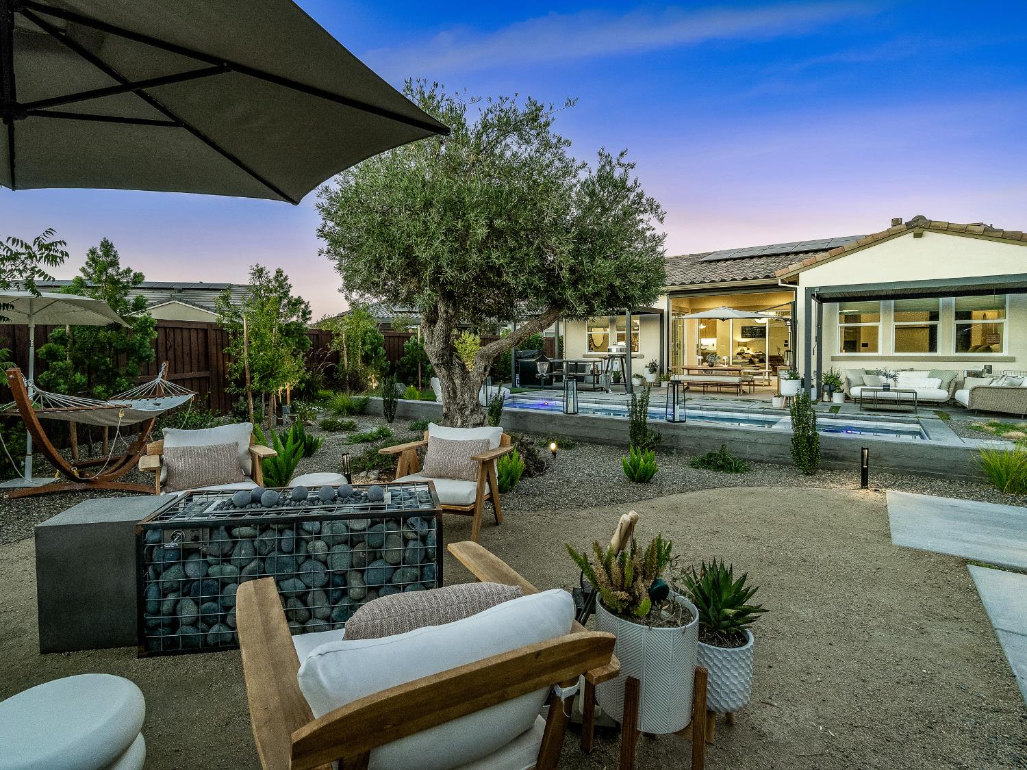 Folsom, California 95630, United States, 2 Bedrooms Bedrooms, ,2 BathroomsBathrooms,Residential,Active,212342