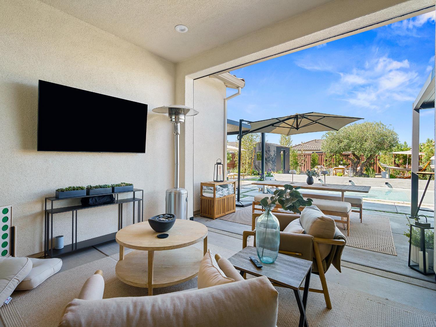 Folsom, California 95630, United States, 2 Bedrooms Bedrooms, ,2 BathroomsBathrooms,Residential,Active,212342