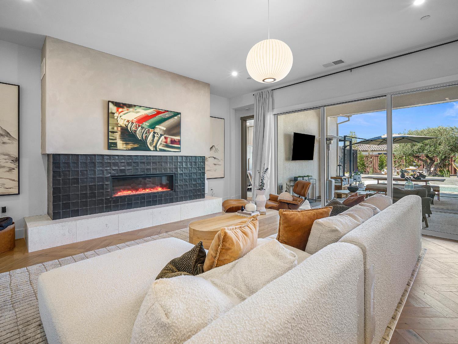 Folsom, California 95630, United States, 2 Bedrooms Bedrooms, ,2 BathroomsBathrooms,Residential,Active,212342