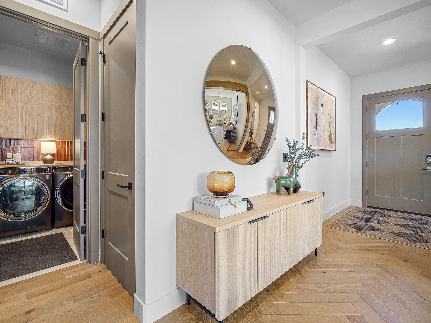 Folsom, California 95630, United States, 2 Bedrooms Bedrooms, ,2 BathroomsBathrooms,Residential,Active,212342