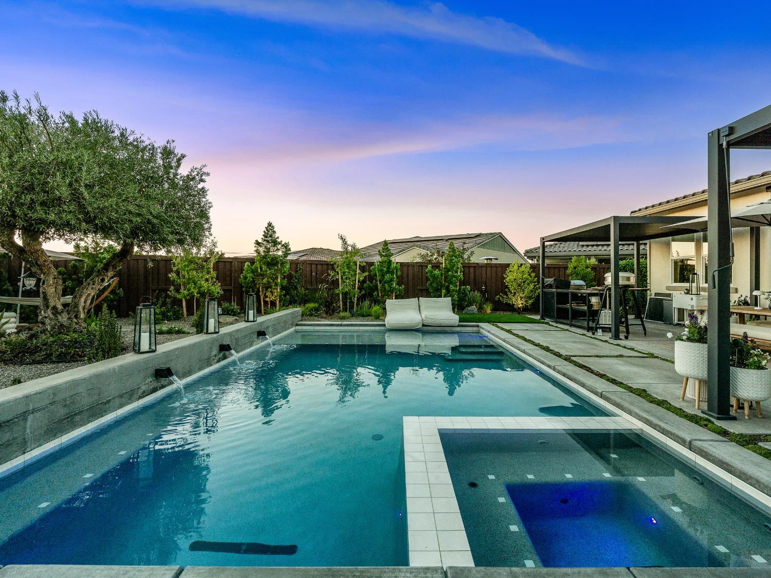 Folsom, California 95630, United States, 2 Bedrooms Bedrooms, ,2 BathroomsBathrooms,Residential,Active,212342