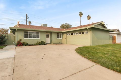 6916 Farmington Way, Sacramento, CA 95828 - #: 225059129